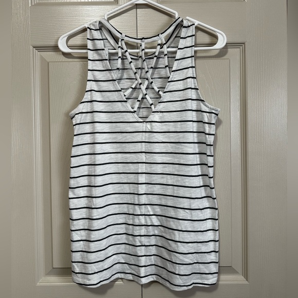 NWT - Women’s Tank - Picture 4 of 9